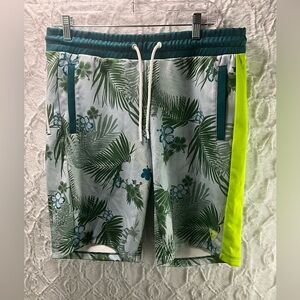 NWT GUESS Mens Henri RP Hibiscus Oasis Shorts, Size Medium, Green/White
